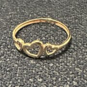 انگشتر طلا 18 عیار زنانه مدل سه قلب - Image 2