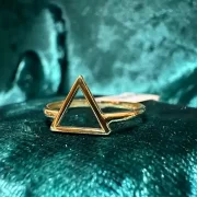 انگشتر طلا 18 عیار زنانه مدل مثلث مینی کد 2 - Image 3