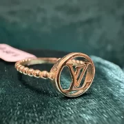 انگشتر طلا 18 عیار زنانه مدل ال وی کد 009 - Image 3