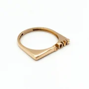 انگشتر طلا 18 عیار زنانه طلاکده مدل Love - Image 2